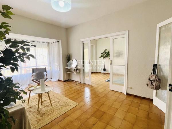 Sale of flat in Piso en Calle Poeta Campos Vasallo, Mercado, Alicante / Alacant, Alicante
thumbnail 1