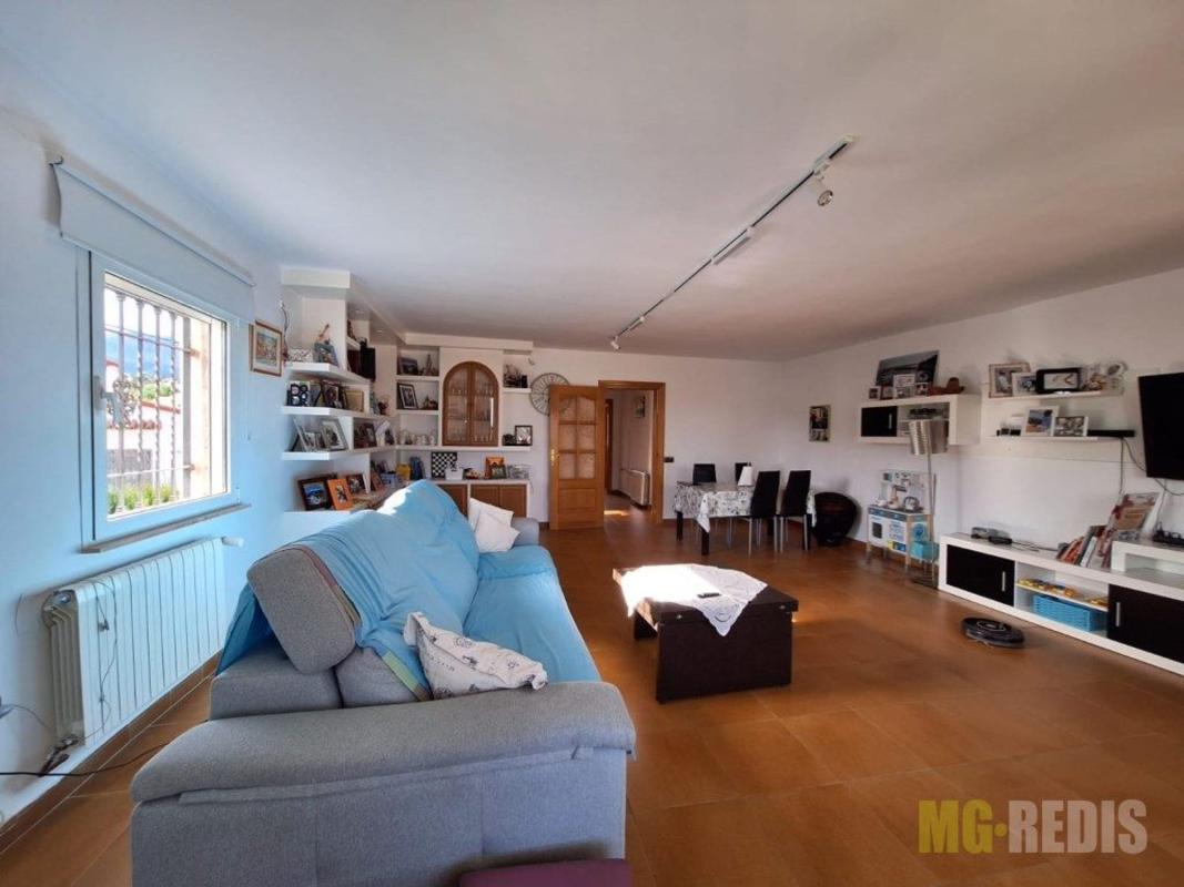 Properties for sale and rent in Spain photo 2