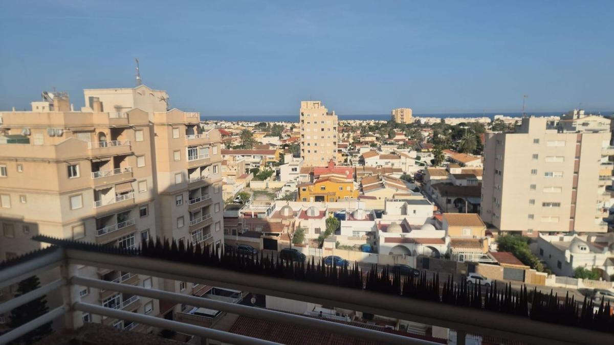 Venta de piso en Piso en Calle Joven Pura, 138, Nueva Torrevieja, Torrevieja, Torrevieja
photo 2