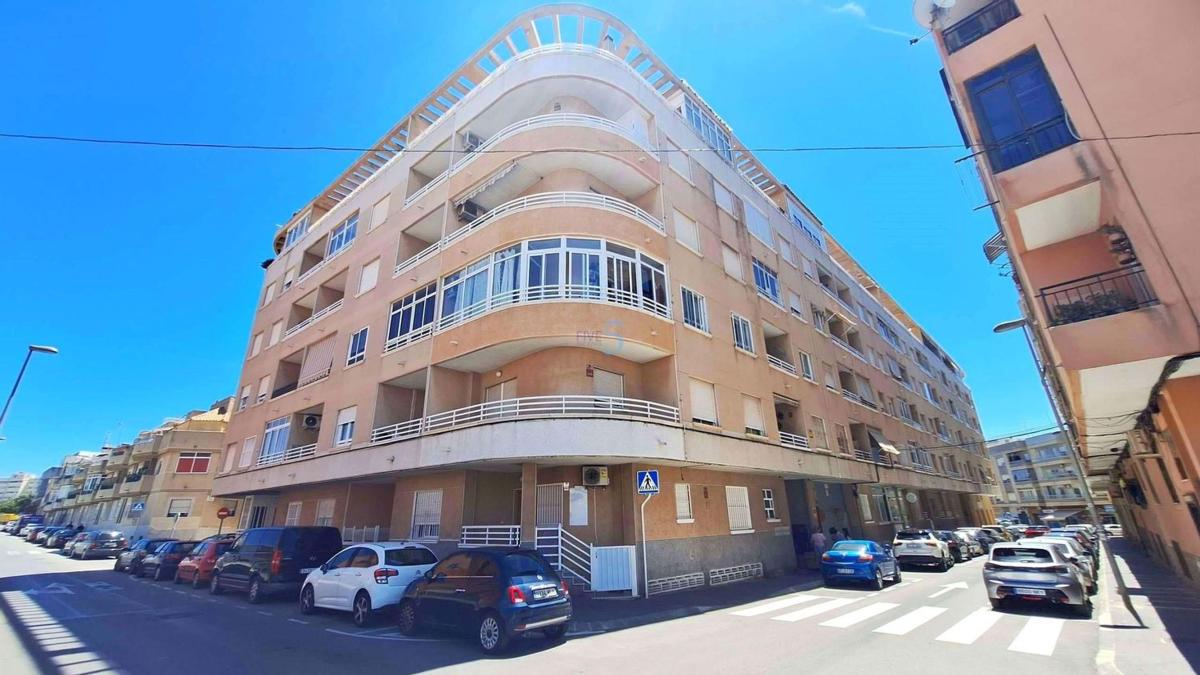 Venta de piso en Piso en Antonio Machado, Torrevieja, Torrevieja
photo 2