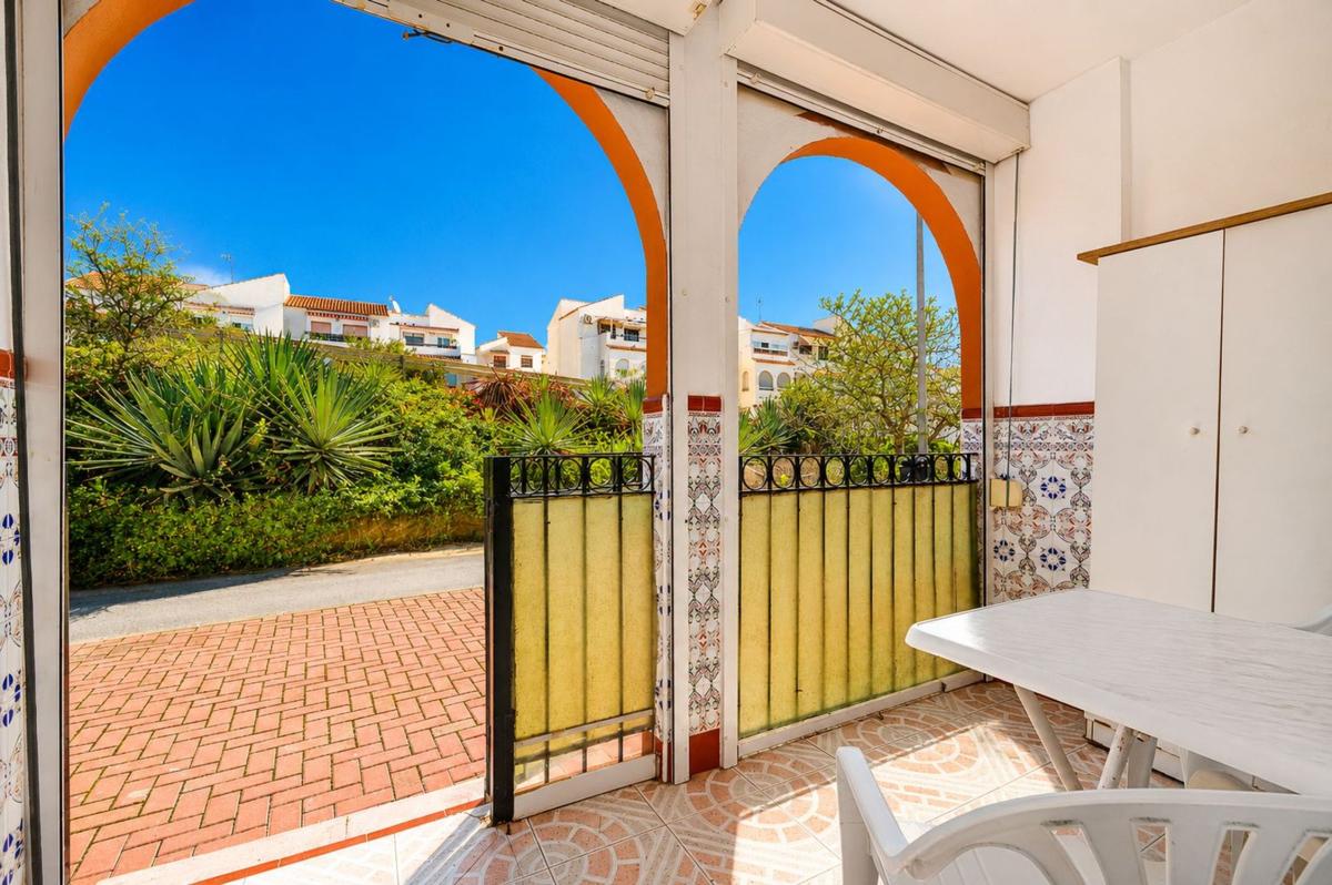 Sprzedaż mieszkania w Piso en Calle Mar Menor, 23, La Veleta, Torrevieja, Torrevieja
 photo 3
