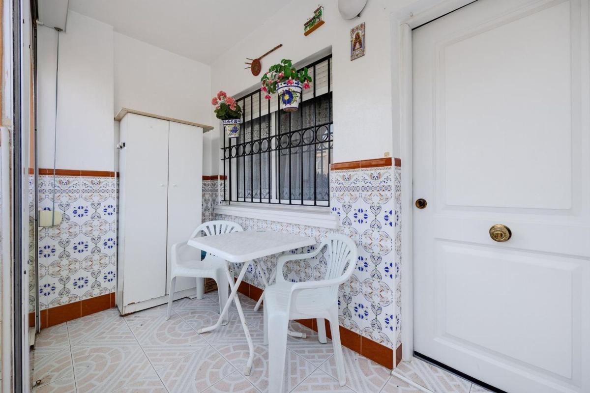 Sprzedaż mieszkania w Piso en Calle Mar Menor, 23, La Veleta, Torrevieja, Torrevieja
 photo 5