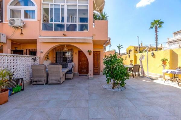 Venta de piso en Piso en Calle Gabriela Mistral, 24, Zona los Frutales, Torrevieja, Torrevieja
 photo 2