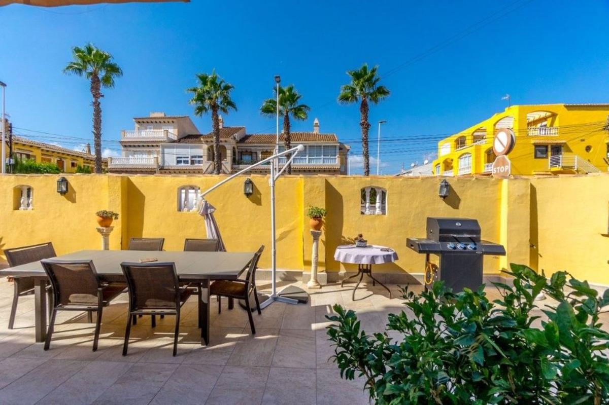 Venta de piso en Piso en Calle Gabriela Mistral, 24, Zona los Frutales, Torrevieja, Torrevieja
photo 3