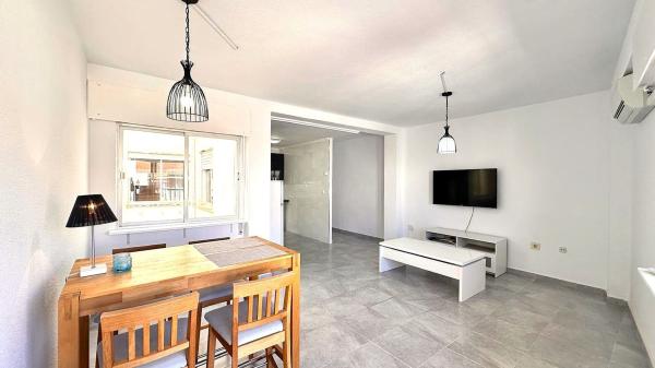 Продажа квартиры на Piso en Calle San Antonio, 3, Gaspar Perrelló, Torrevieja, Торревьеха
thumbnail 2
