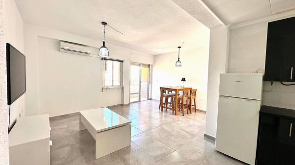 Продажа квартиры на Piso en Calle San Antonio, 3, Gaspar Perrelló, Torrevieja, Торревьеха
thumbnail 3