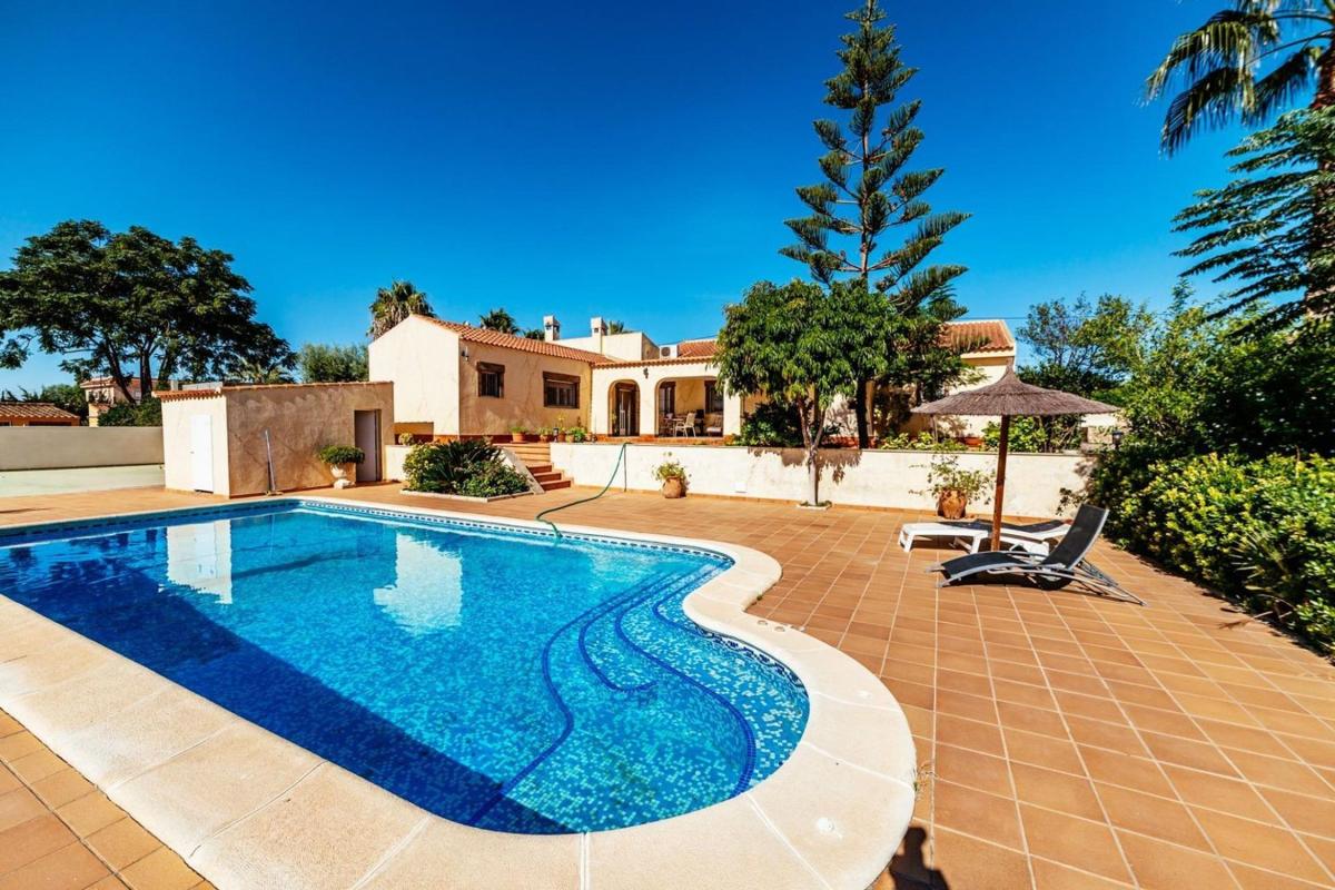 Properties for sale and rent in Spain photo 2
