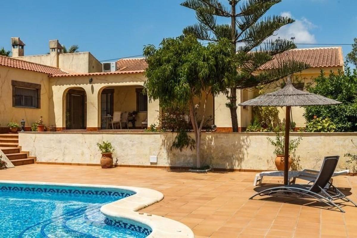 Properties for sale and rent in Spain photo 3