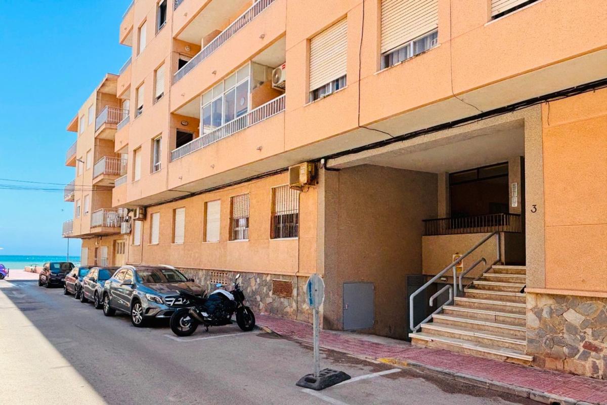 Venta de piso en Piso en Gaspar Perrelló, Torrevieja, Torrevieja
photo 2