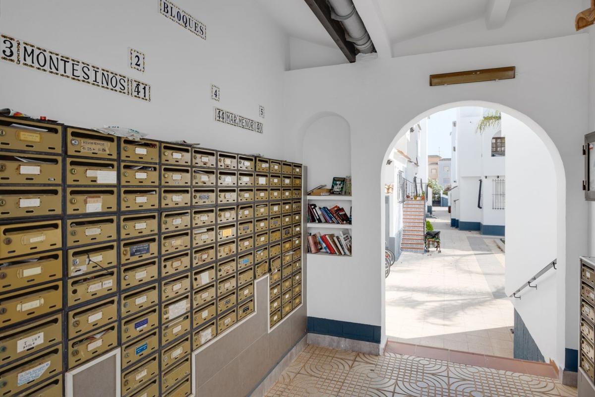 Sprzedaż mieszkania w Piso en Calle Mar Menor, Playa de los Náufragos, Torrevieja, Torrevieja
photo 4
