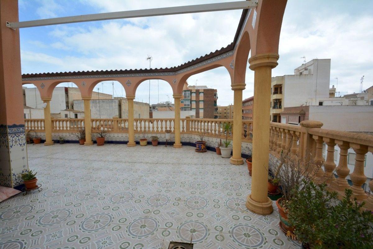 Properties for sale and rent in Spain photo 5