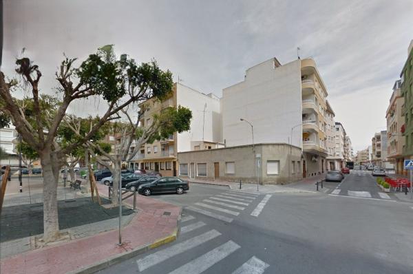 Casa o chalet independiente en Zona Pueblo, Guardamar del Segura thumbnail 1