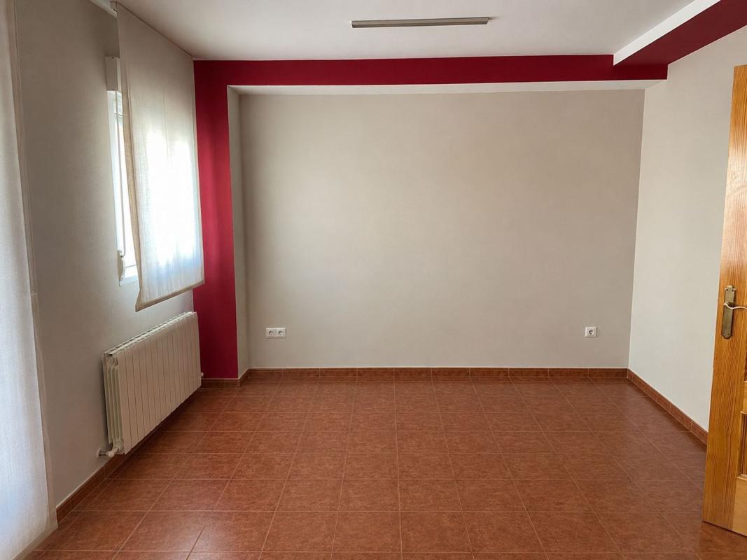 Недвижимость на продажу и в аренду в Испании photo 1