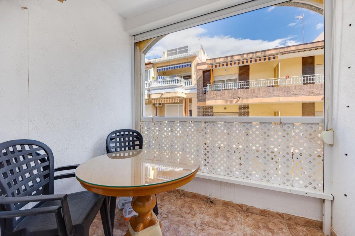 Venta de piso en Piso en Calle Ramón Gallud, Playa del Cura, Torrevieja, Torrevieja
photo 2