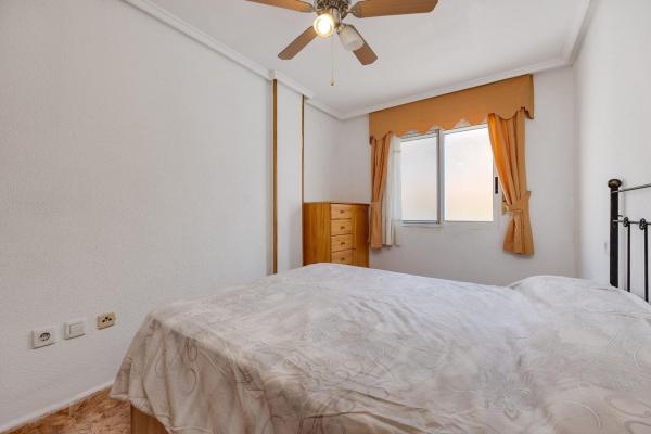 Venta de piso en Piso en Calle Ramón Gallud, Playa del Cura, Torrevieja, Torrevieja
 photo 4