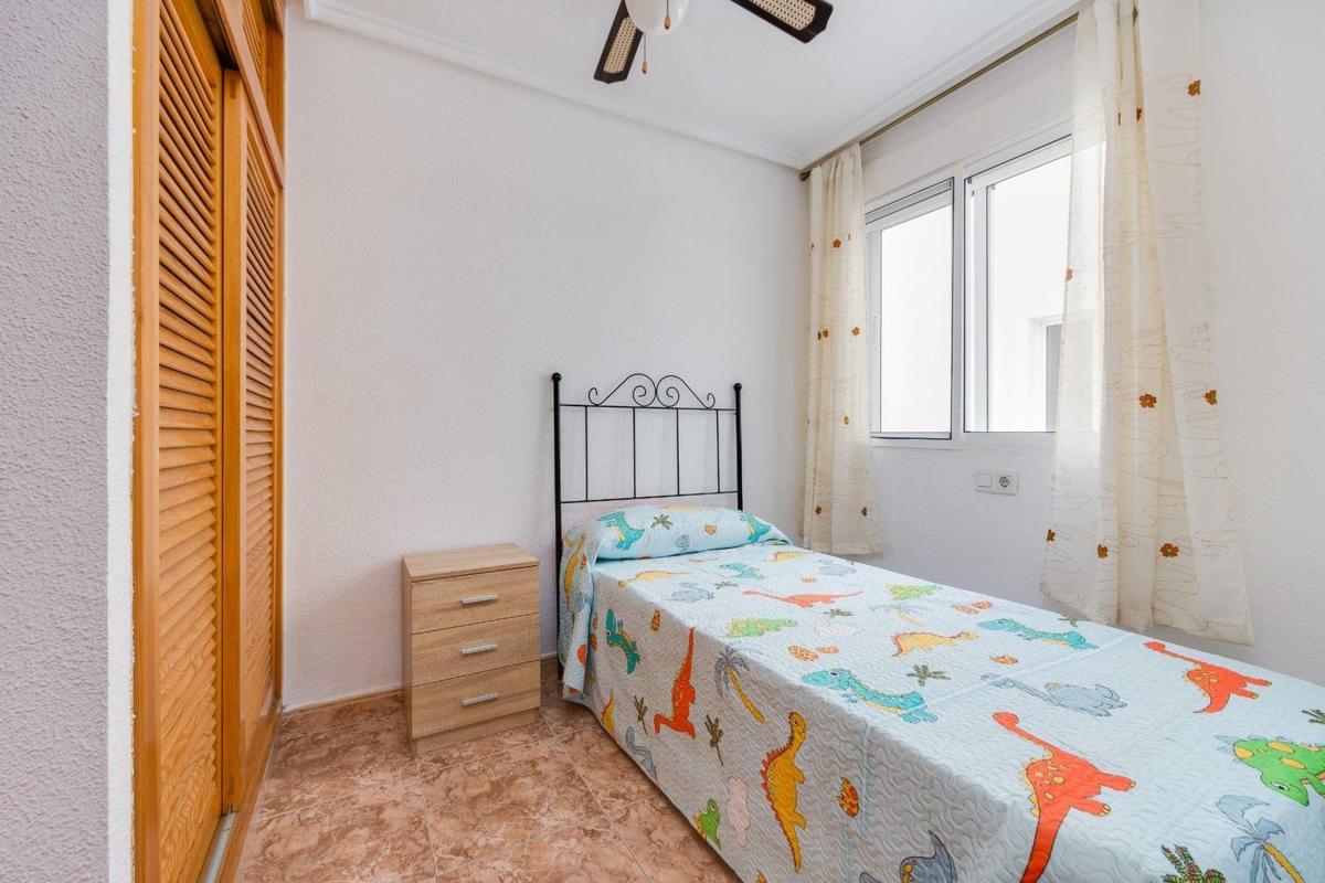 Venta de piso en Piso en Calle Ramón Gallud, Playa del Cura, Torrevieja, Torrevieja
photo 5