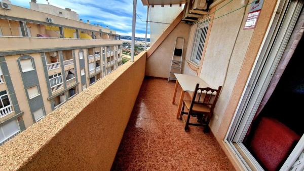 Venta de piso en Piso en Calle Santander, Parque de las Naciones, Torrevieja, Torrevieja
thumbnail 2