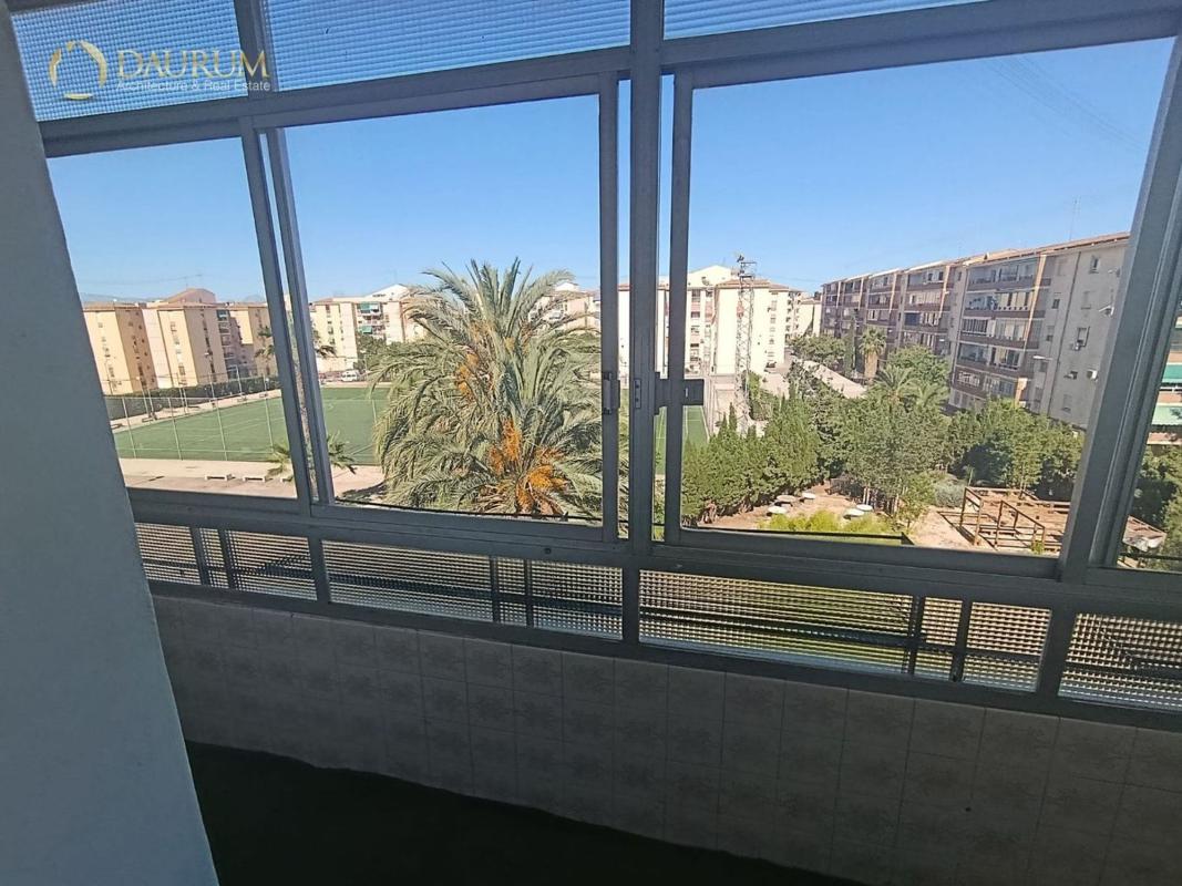 Sale of apartment in Piso en Calle Matemático Romero, Virgen del Remedio - Parque lo Morant, Alicante / Alacant, Alicante
photo 4