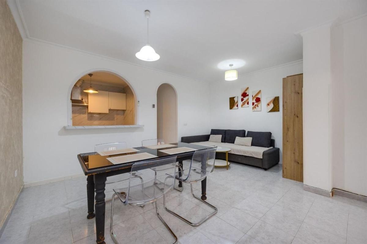 Sale of independent chalet in Casa o chalet en Calle los Gases, Avenida Habaneras - Curva de Palangre, Torrevieja, Torrevieja
photo 5