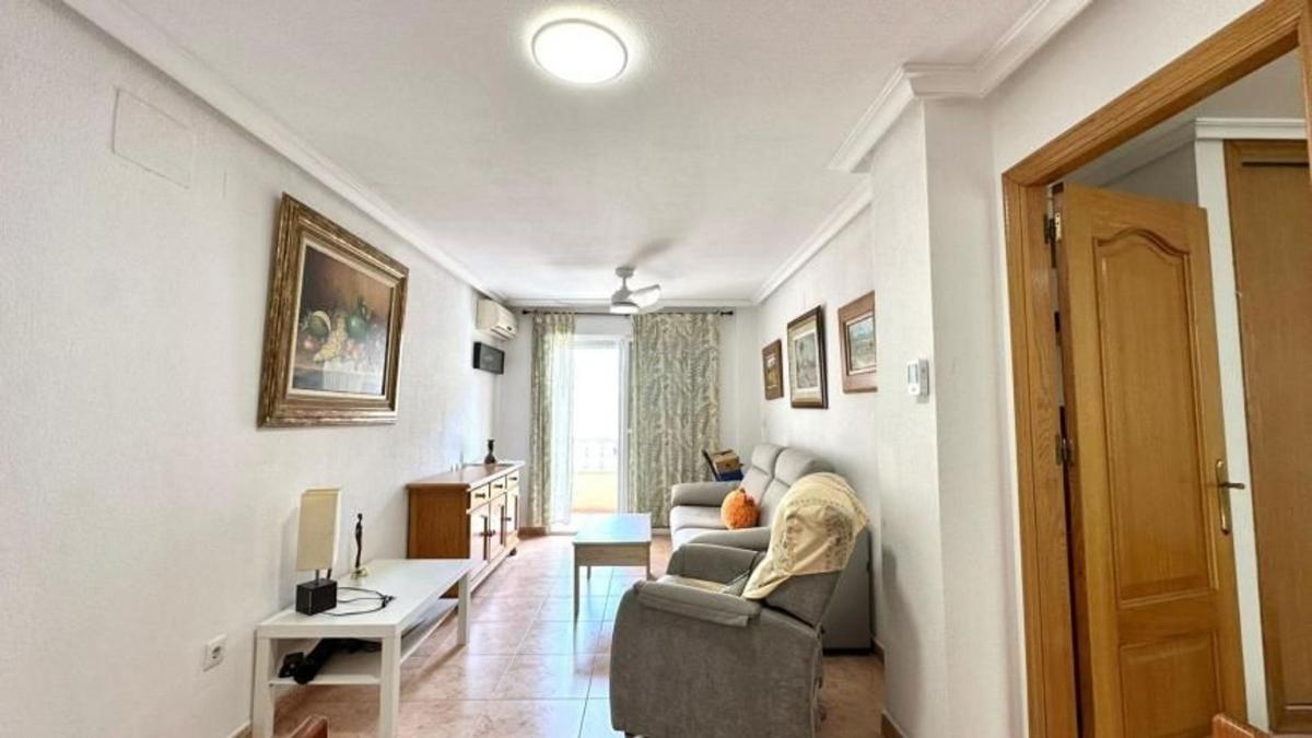 Sale of apartment in Piso en Calle la Paz, Centro - Muelle Pesquero, Torrevieja, Torrevieja
photo 2