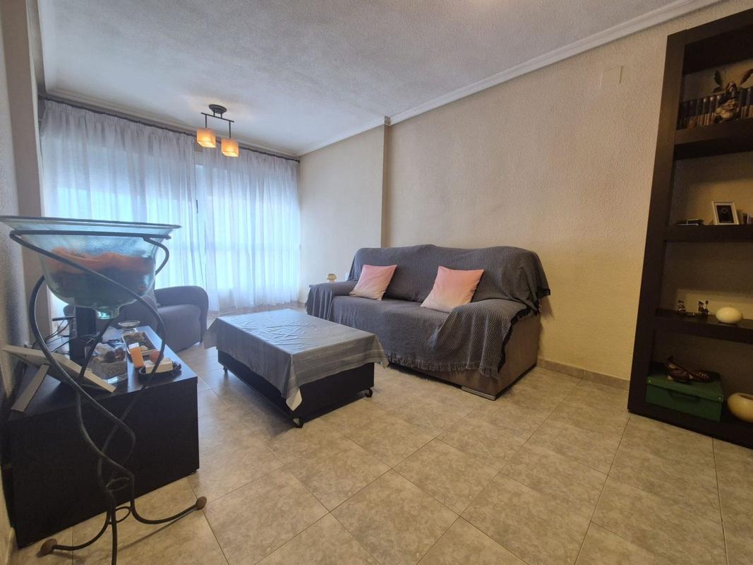 Sale of apartment in Piso en Pintor Pedro Camacho, Ciudad Elegida, Alicante / Alacant, Alicante
photo 2