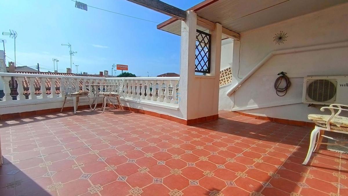 Sale of independent chalet in Casa o chalet en La Siesta - El Salado - Torreta, Torrevieja, Torrevieja
photo 1
