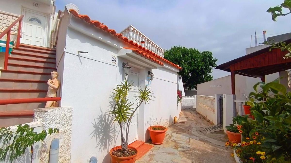 Sale of independent chalet in Casa o chalet en La Siesta - El Salado - Torreta, Torrevieja, Torrevieja
photo 2