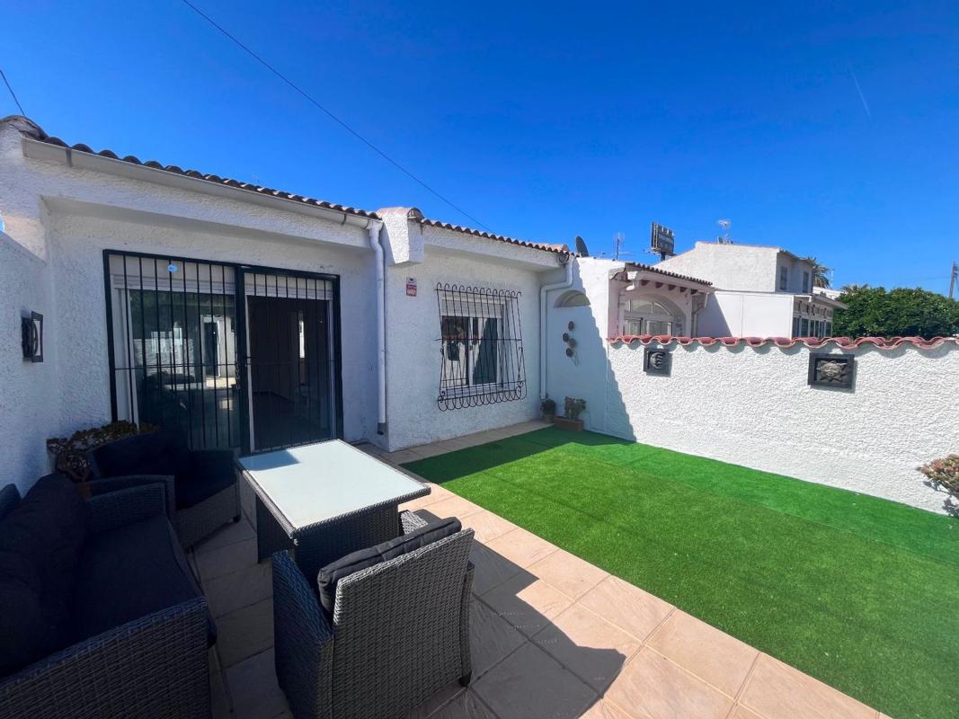 Sale of independent chalet in Casa o chalet en La Siesta - El Salado - Torreta, Torrevieja, Torrevieja
photo 1
