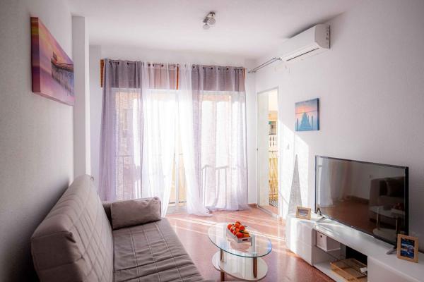 Продажа квартиры на Piso en Calle la Loma, 109, Avenida Habaneras - Curva de Palangre, Torrevieja, Торревьеха
thumbnail 1