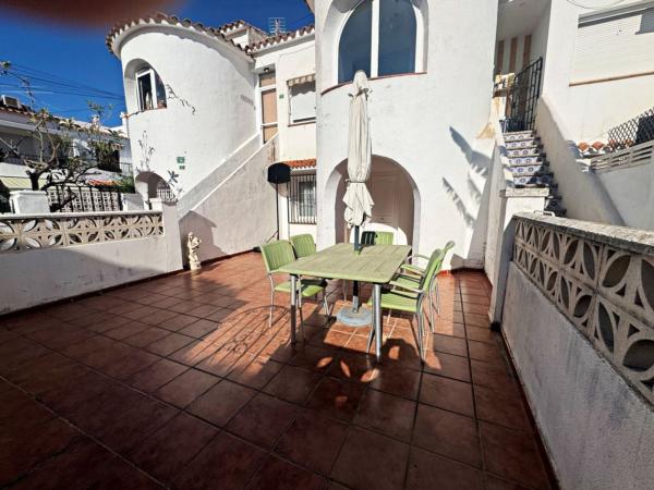 Chalet adosado en Calle Pinsà, Les Bassetes-El Marjal, Denia photo 1