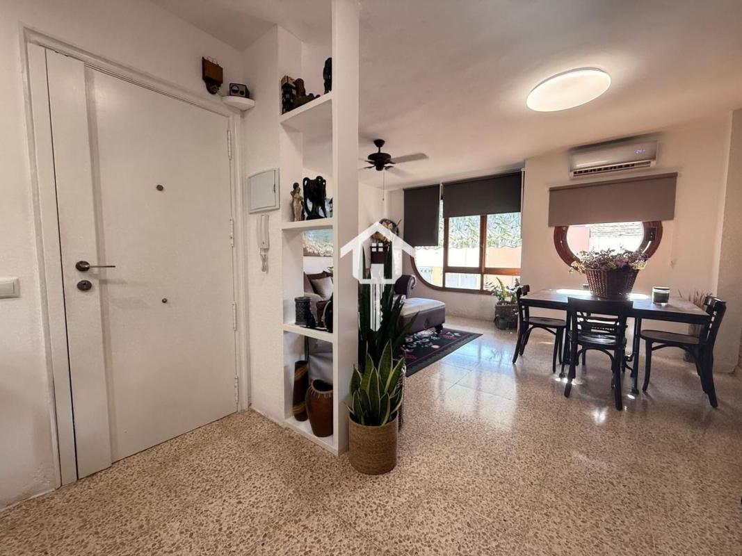 Venta de piso en Piso en Calle del Plus Ultra, Carolinas Altas, Alicante / Alacant, Alicante / Alacant
photo 2