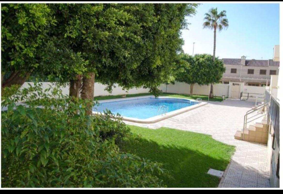 Sprzedaż mieszkania w Piso en Avenida de Inglaterra, Los Europeos, Torrevieja, Torrevieja
photo 1