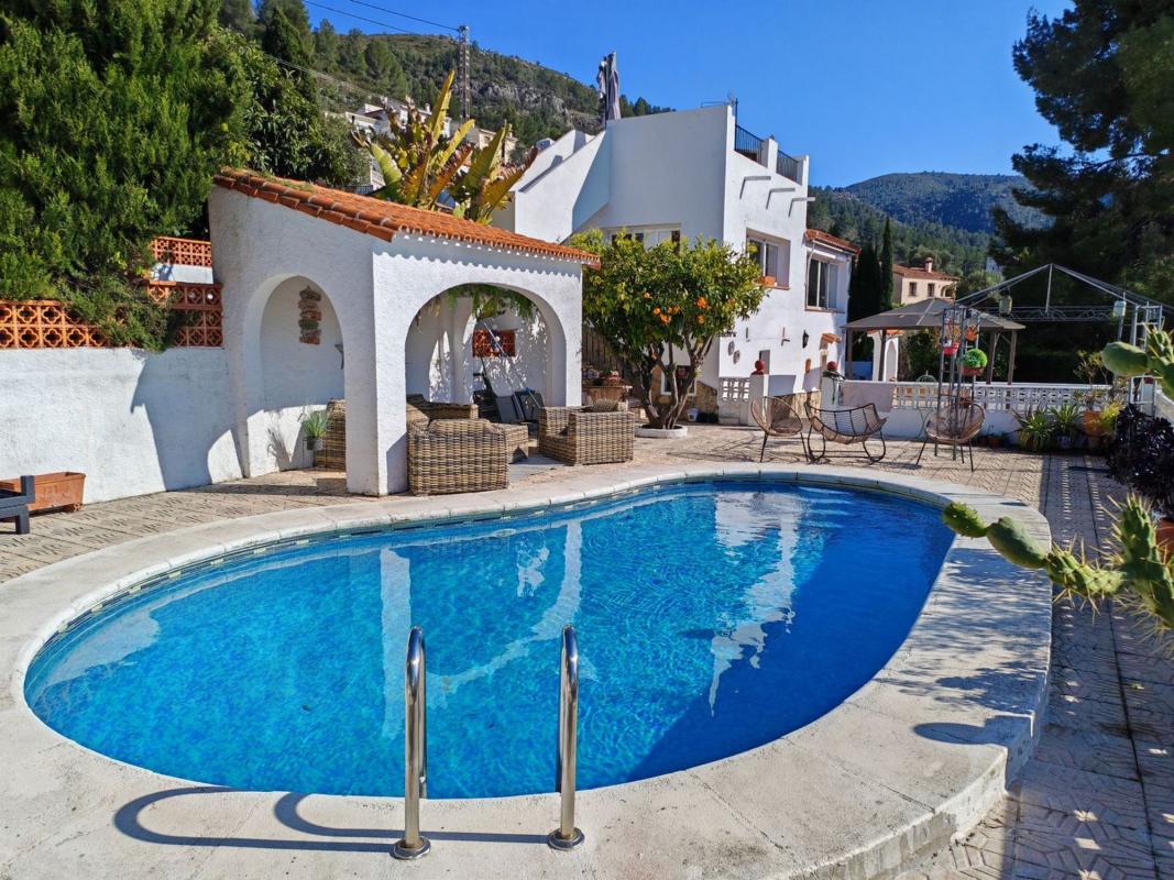 Properties for sale and rent in Spain photo 1