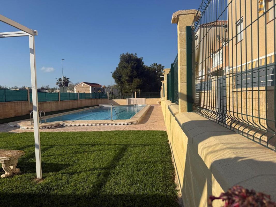 Продажа квартиры на Piso en Avenida Torreblanca, 24, Torreblanca, Torrevieja, Торревьеха
photo 1