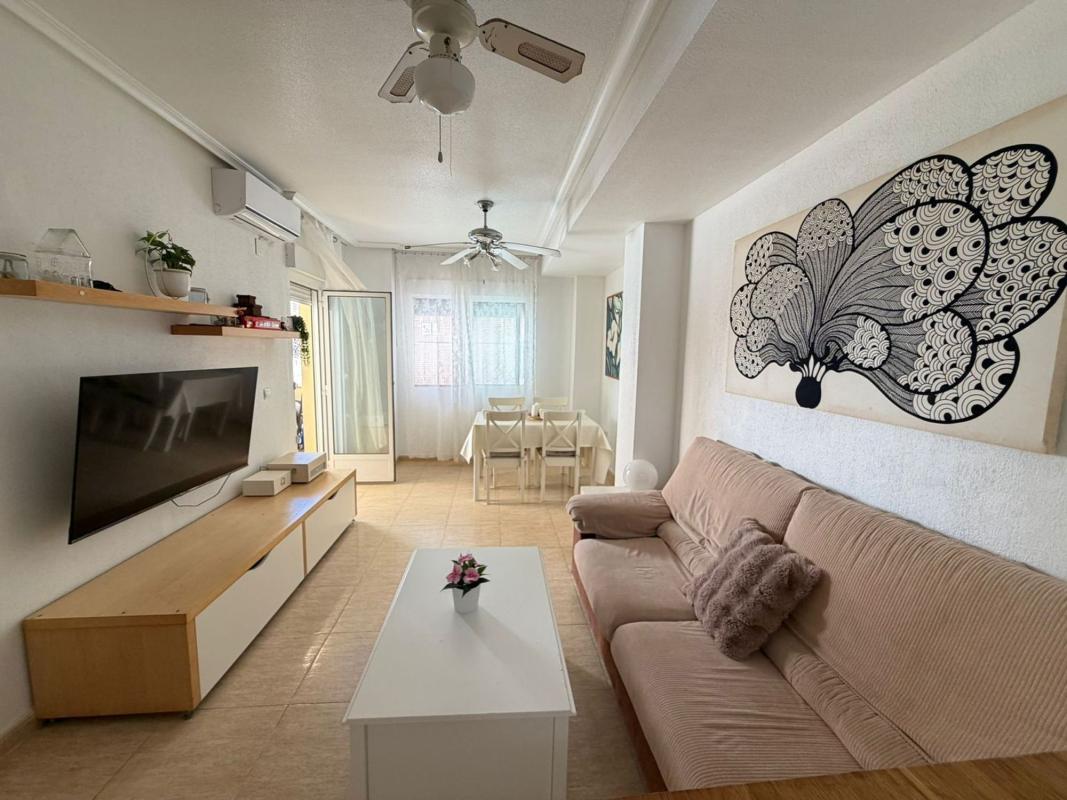 Venta de piso en Piso en Calle Antonio Gil, Gaspar Perrelló, Torrevieja, Torrevieja
photo 1