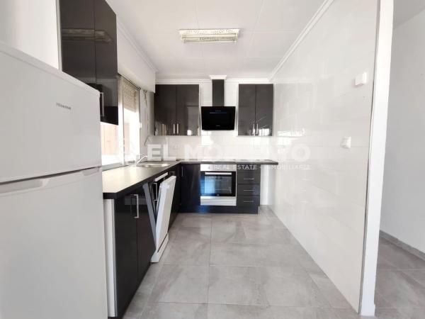 Продажа квартиры на Piso en Calle San Antonio, Gaspar Perrelló, Torrevieja, Торревьеха
thumbnail 3