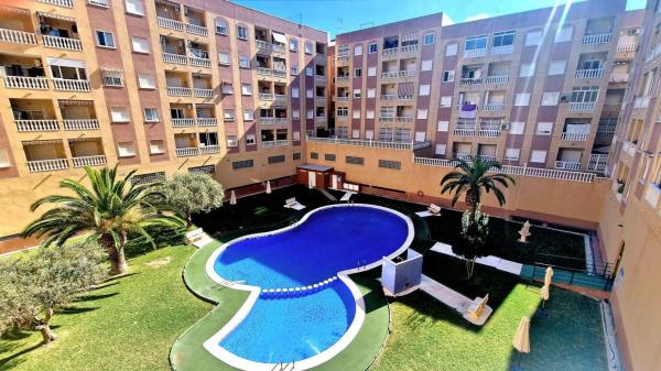 Sprzedaż mieszkania w Piso en Calle Jose Hurtado Romero el Felisia, Parque de las Naciones, Torrevieja, Torrevieja
photo 1