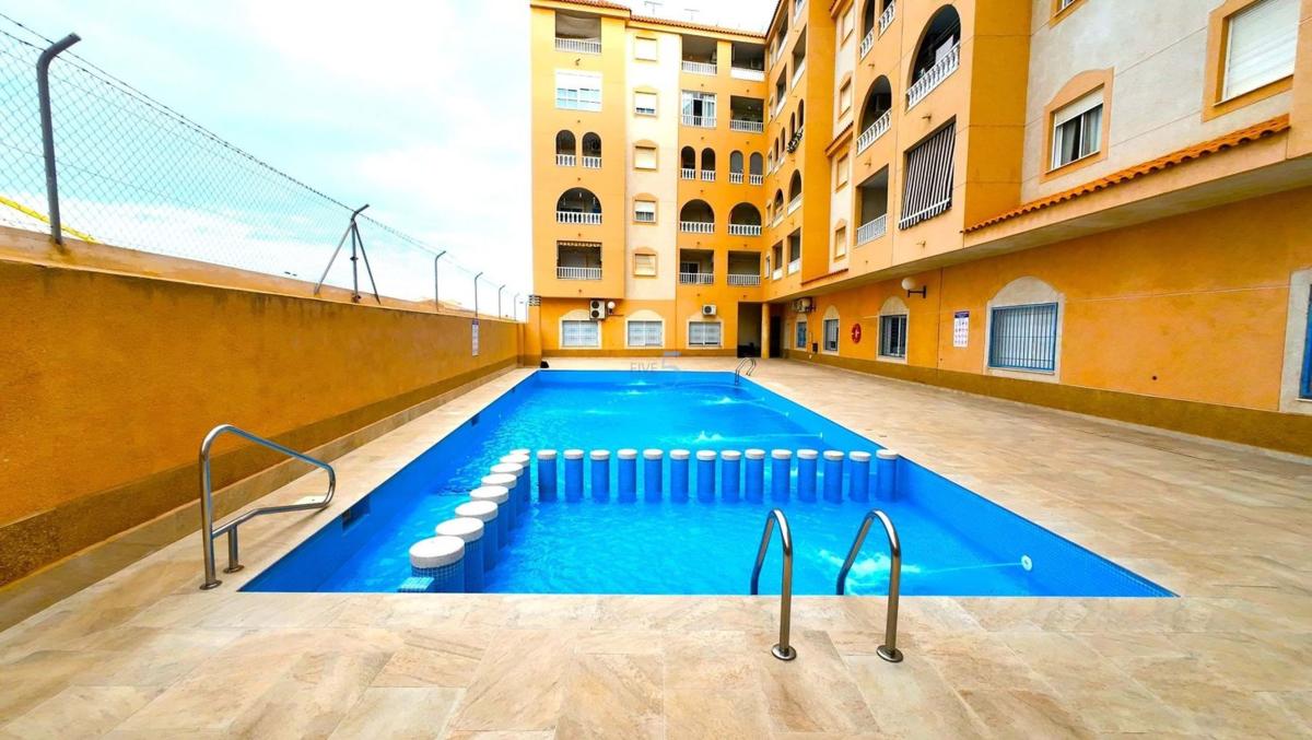 Sprzedaż mieszkania w Piso en El Molino, Torrevieja, Torrevieja
photo 1
