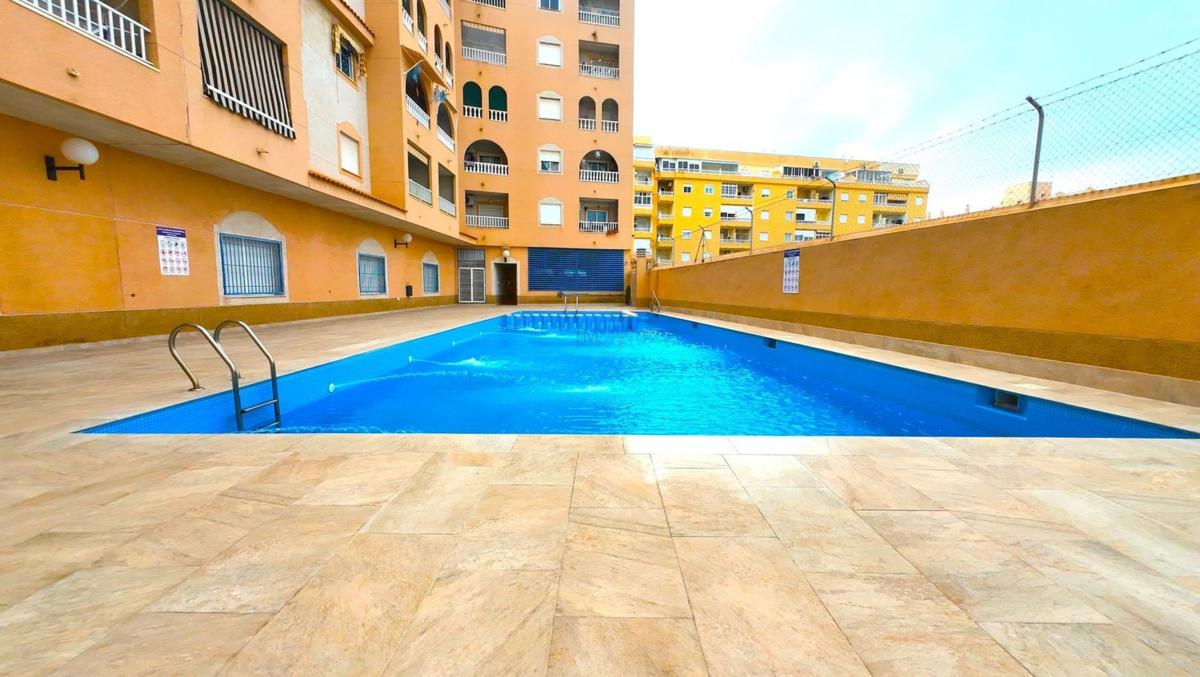 Sprzedaż mieszkania w Piso en El Molino, Torrevieja, Torrevieja
photo 2