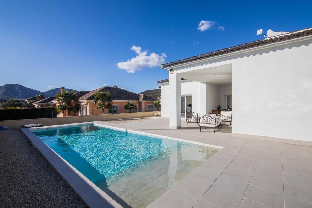 Properties for sale and rent in Spain photo 2