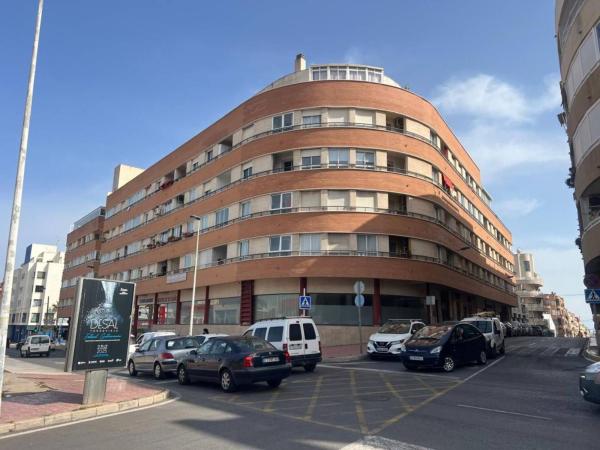Sprzedaż mieszkania w Piso en Rambla Juan Mateo García, El Molino, Torrevieja, Torrevieja
photo 1
