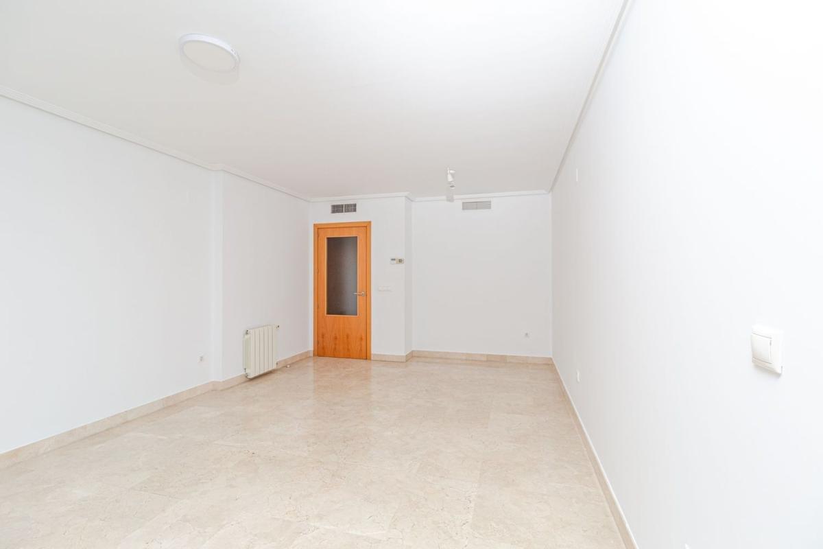 Sale of apartment in Piso en Paus, Alicante / Alacant, Alicante
photo 3
