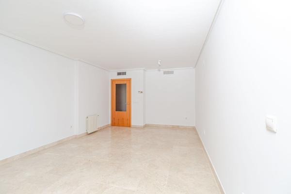Sale of flat in Piso en Paus, Alicante / Alacant, Alicante
thumbnail 2