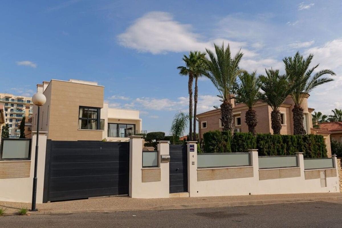 Properties for sale and rent in Spain photo 2