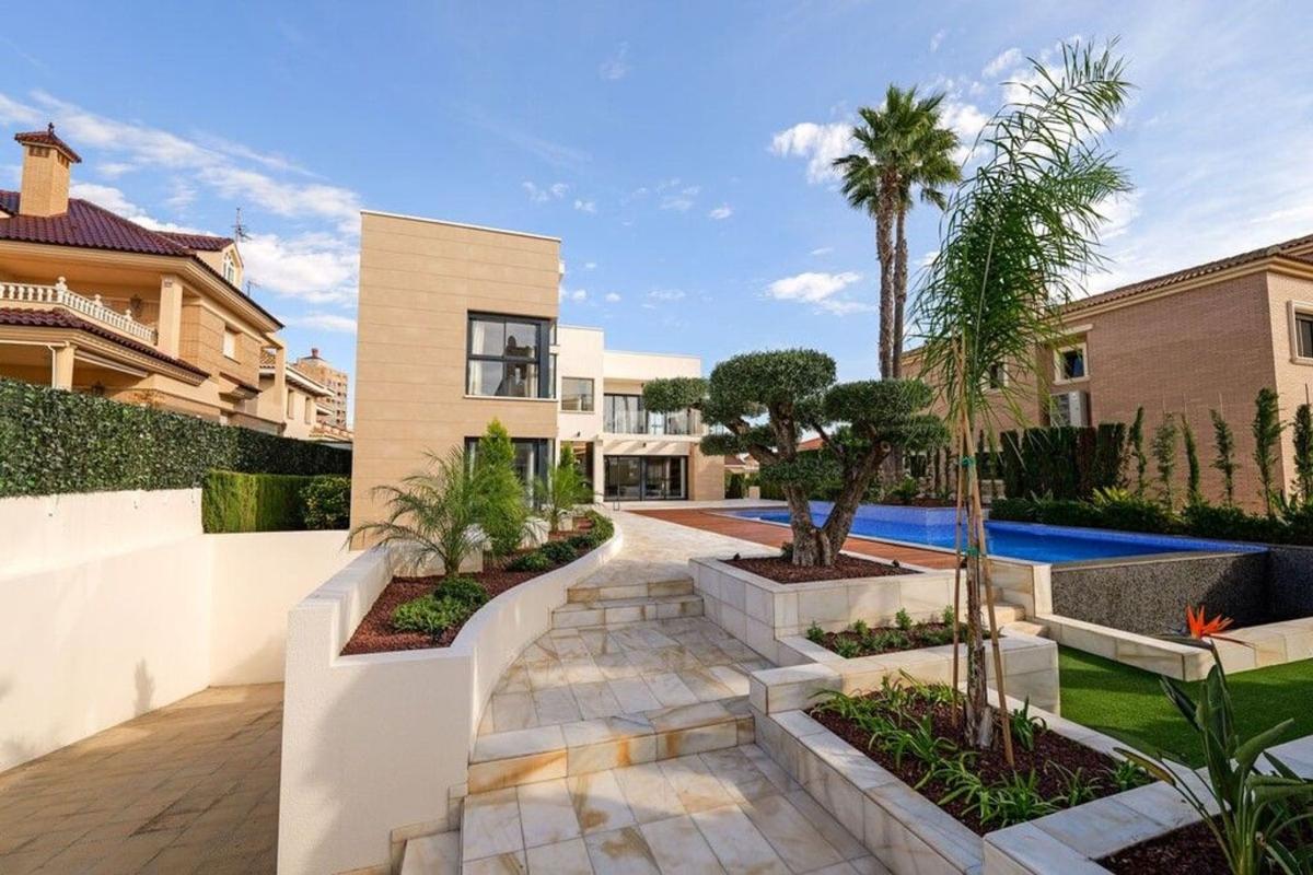 Properties for sale and rent in Spain photo 4