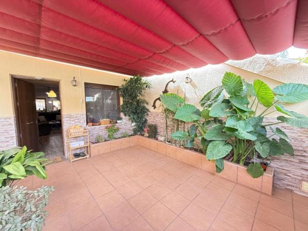Chalet adosado en Avenida Tomas Martinez Domenech, Los Balcones - Los Altos del Edén, Torrevieja photo 1