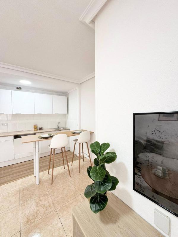 Продажа квартиры на Piso en Calle París, 4, Avenida Habaneras - Curva de Palangre, Torrevieja, Торревьеха
photo 1