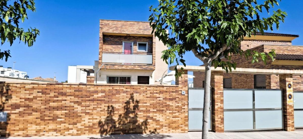Properties for sale and rent in Spain photo 2