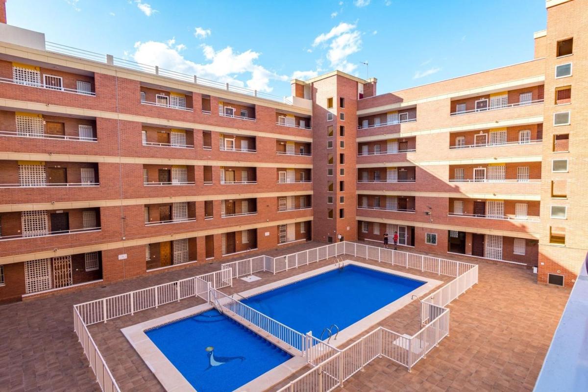 Sprzedaż mieszkania w Piso en Calle Almoradí s/n, Playa de los Náufragos, Torrevieja, Torrevieja
photo 1