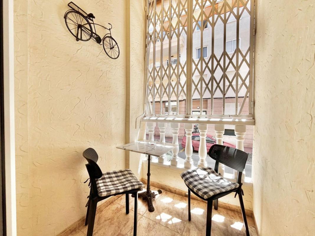 Venta de piso en Piso en Antonio Machado, Torrevieja, Torrevieja
photo 1